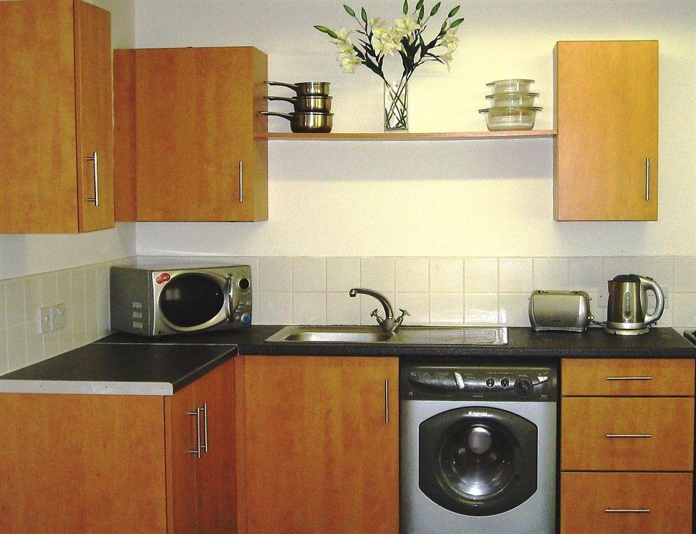 OYO Arinza Apartments Liverpool Zimmer foto