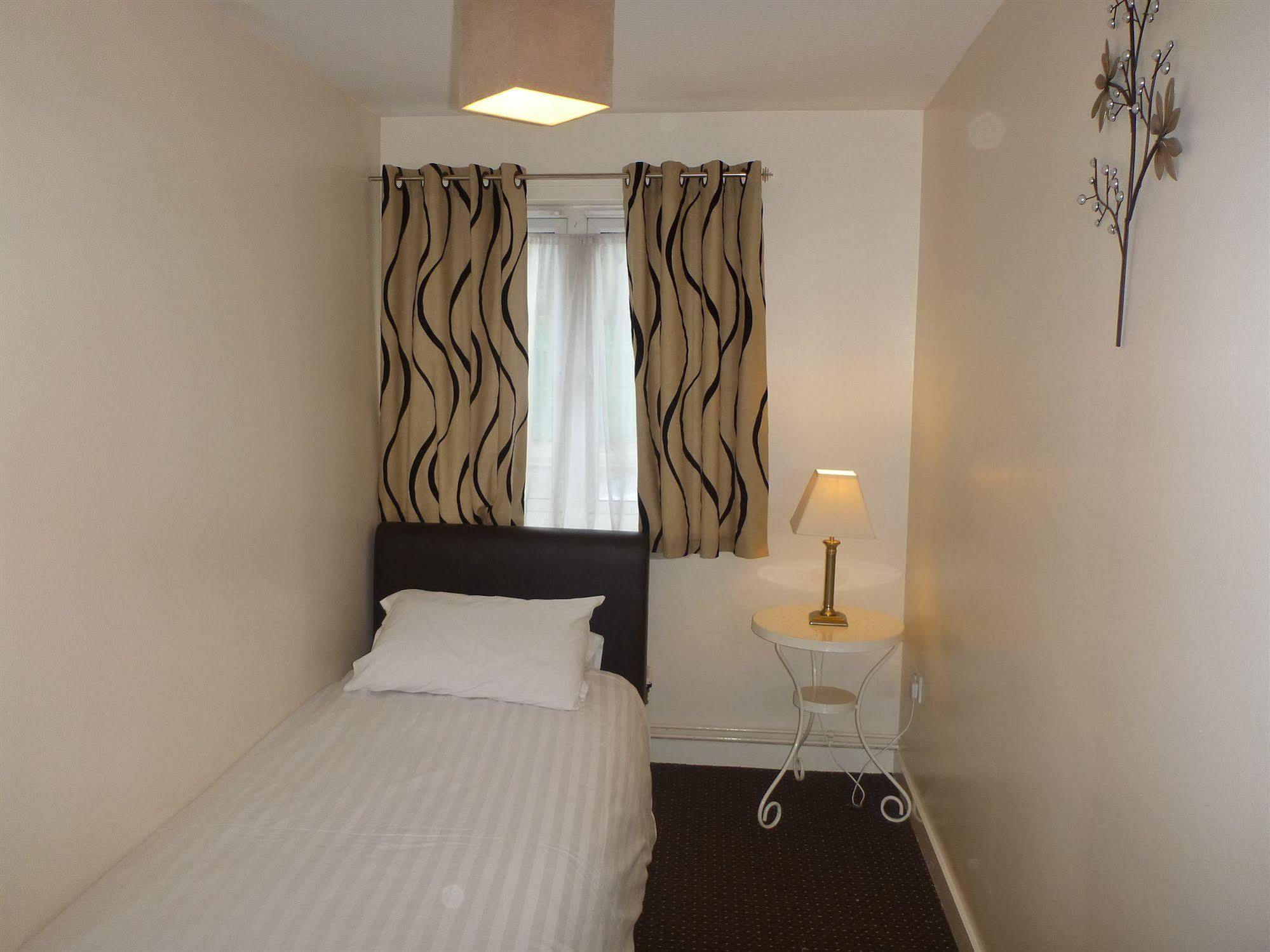 OYO Arinza Apartments Liverpool Exterior foto