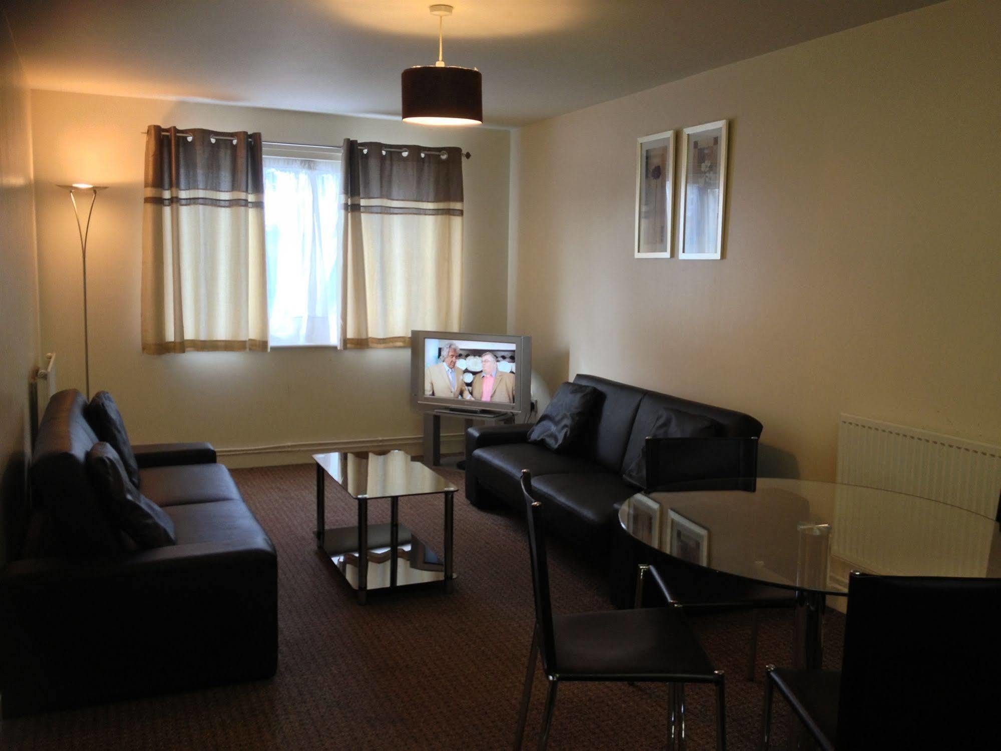 OYO Arinza Apartments Liverpool Exterior foto